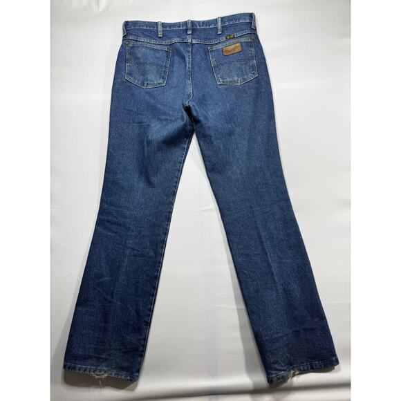 Wrangler George Strait Cowboy Cut Collection Men's Jeans - Size 35x32 (36x33) - Picture 2 of 5
